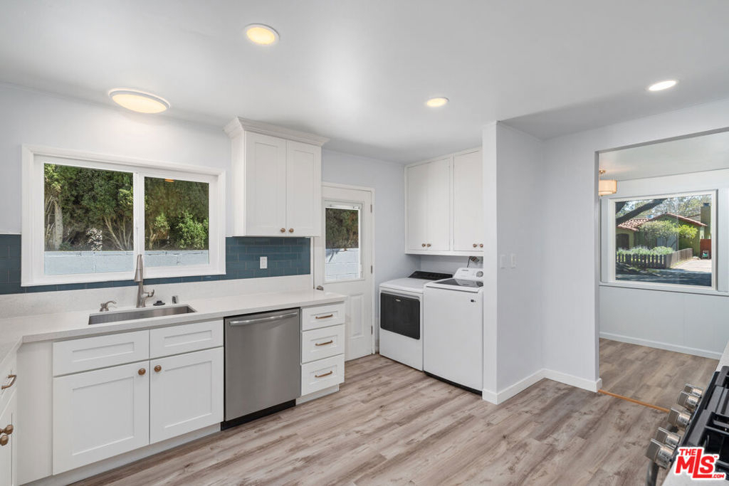 1315 Grant Street - Photo 8