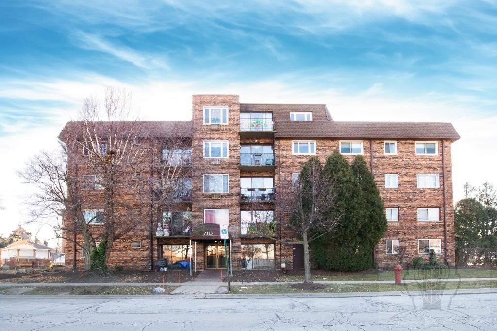7117 West 93rd Street - Photo 8