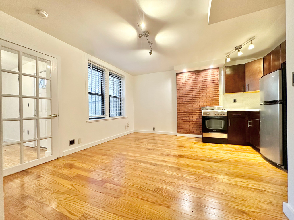 1145 Dean Street - Photo 4