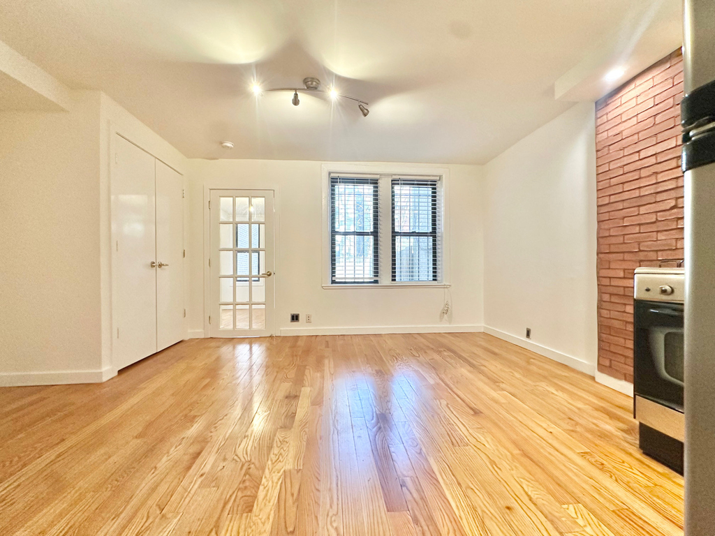 1145 Dean Street - Photo 0