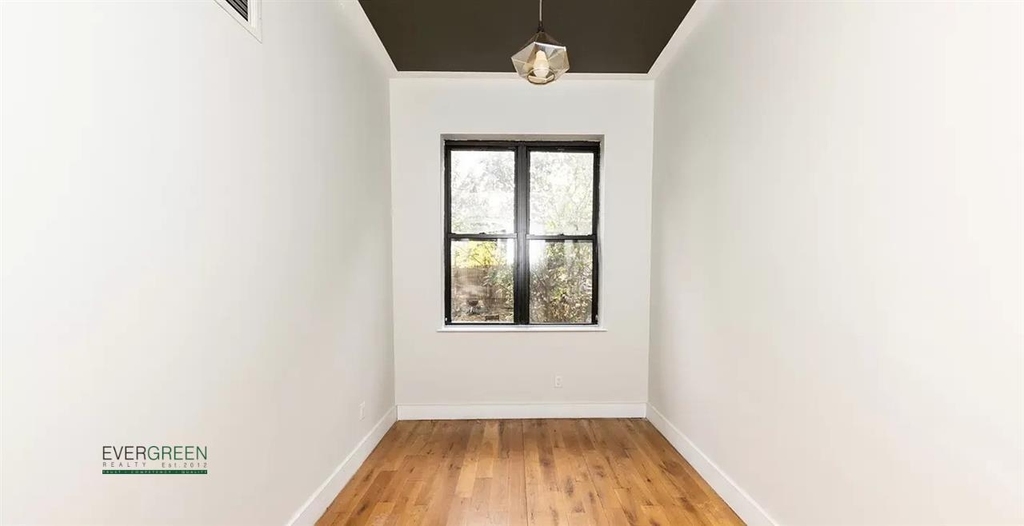 186 Wilson Avenue - Photo 1