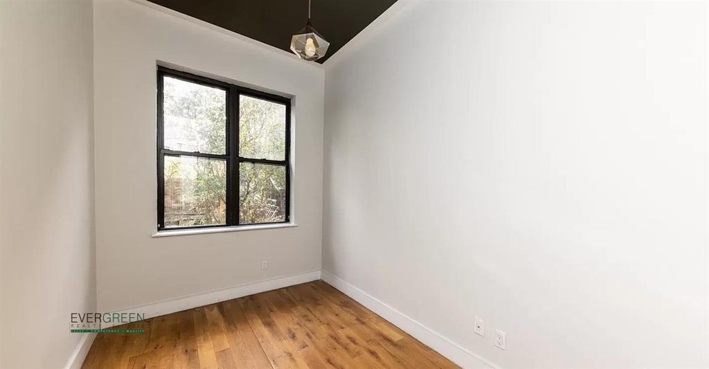 186 Wilson Avenue - Photo 3
