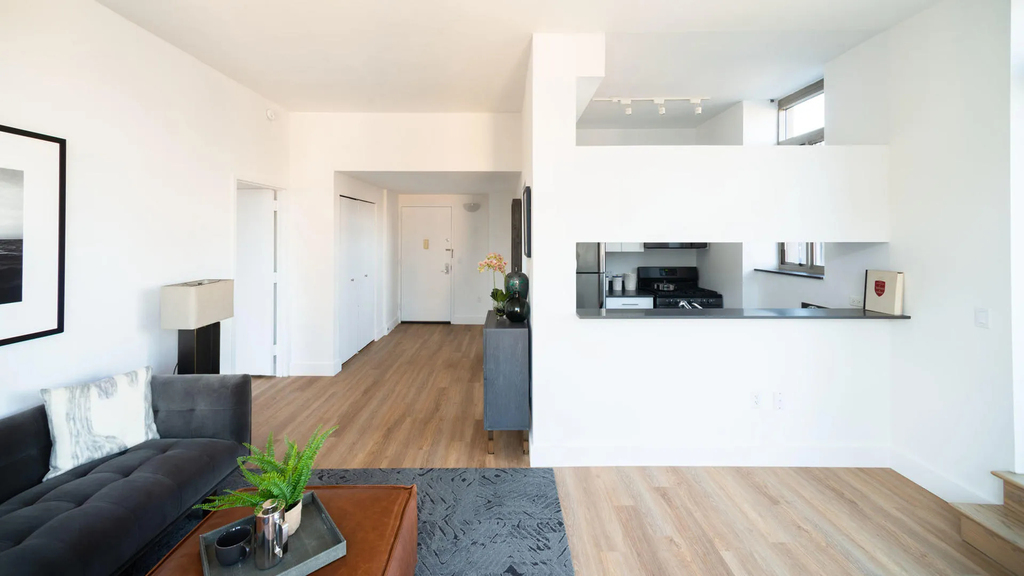 West 26th Street - Chelsea - Photo 1