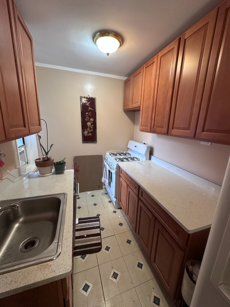 83-35 139 Street, Briarwood - Photo 10