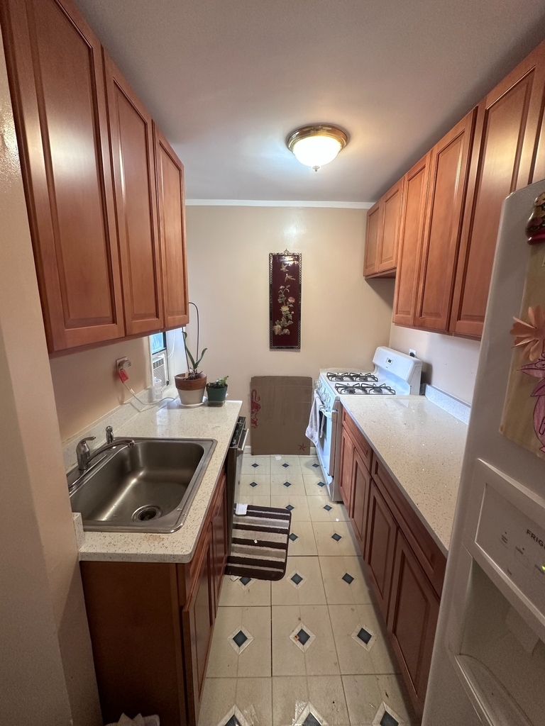 83-35 139 Street, Briarwood - Photo 9