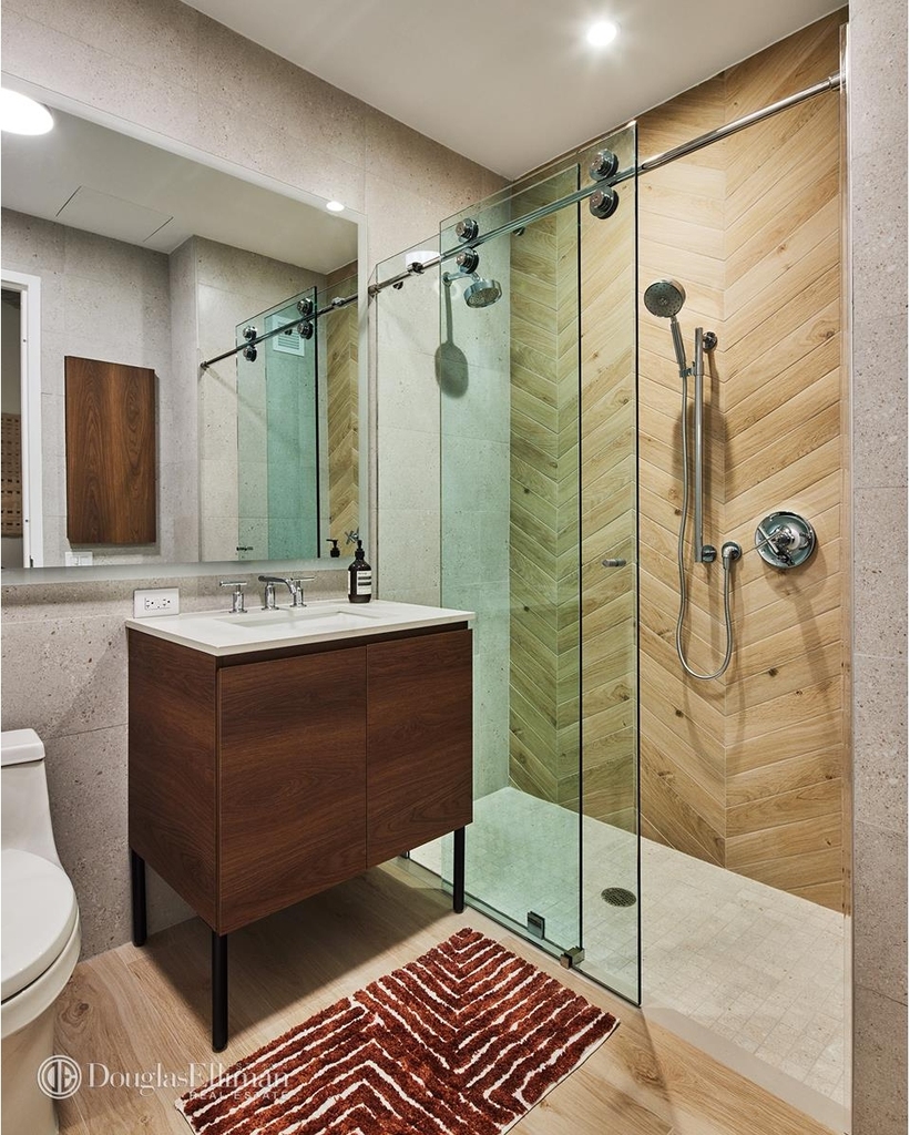 339 W 38th St - Photo 4