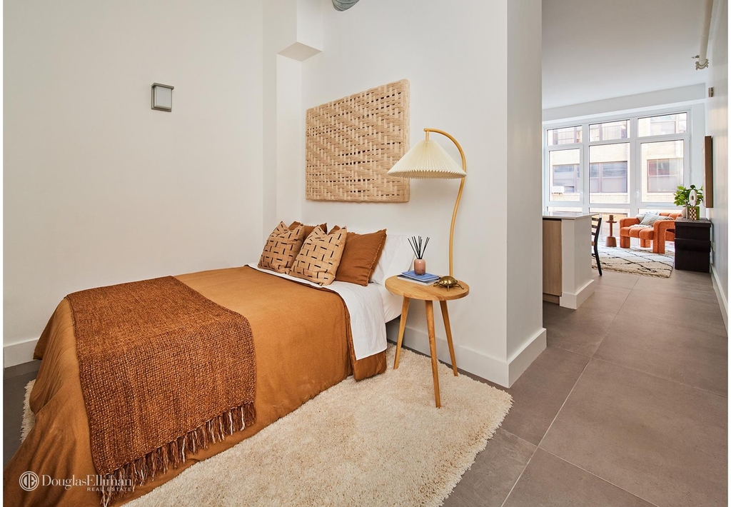 339 W 38th St - Photo 1