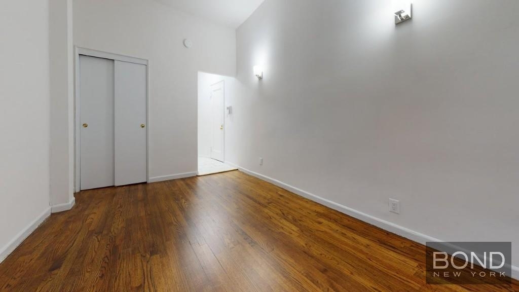 East 89th Street - Photo 2