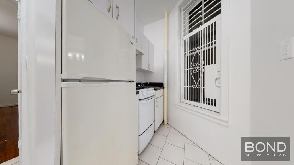 East 89th Street - Photo 0