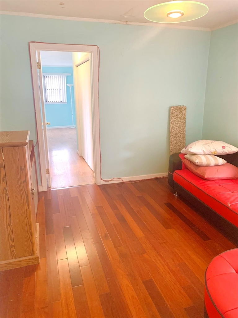 184th Street - Photo 16