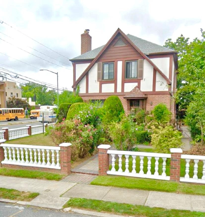 184th Street - Photo 2
