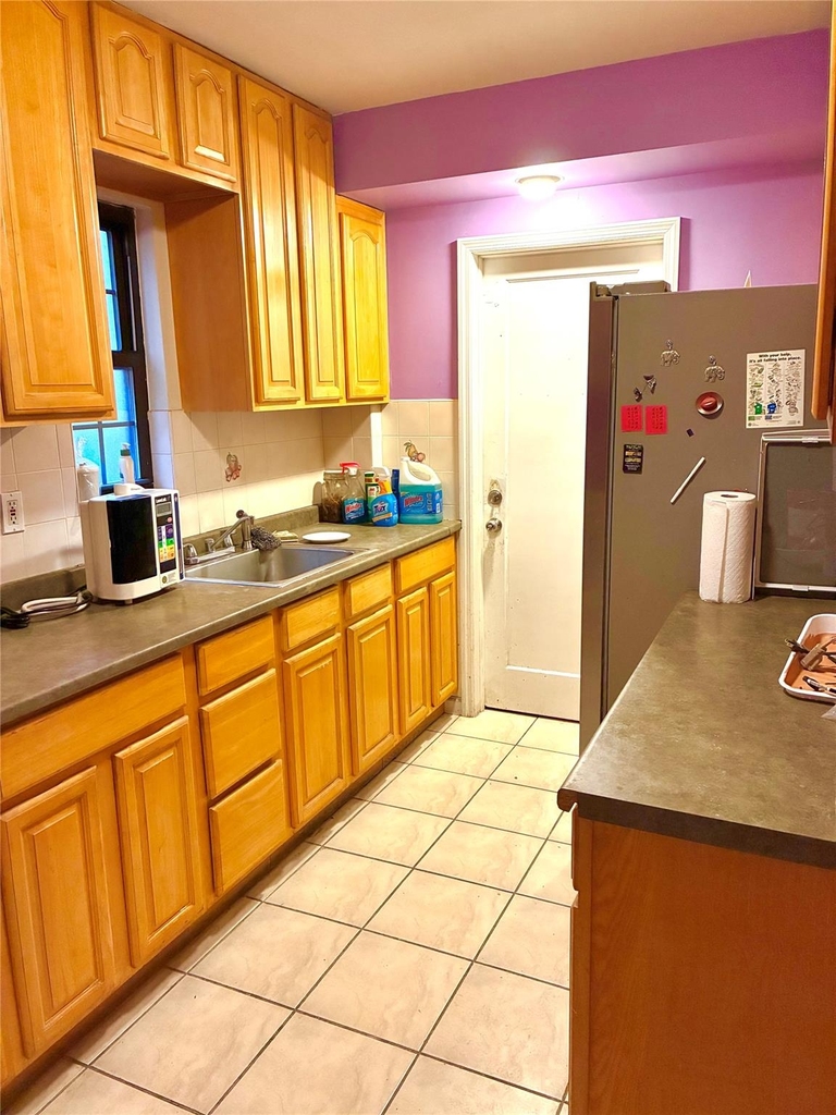 184th Street - Photo 10