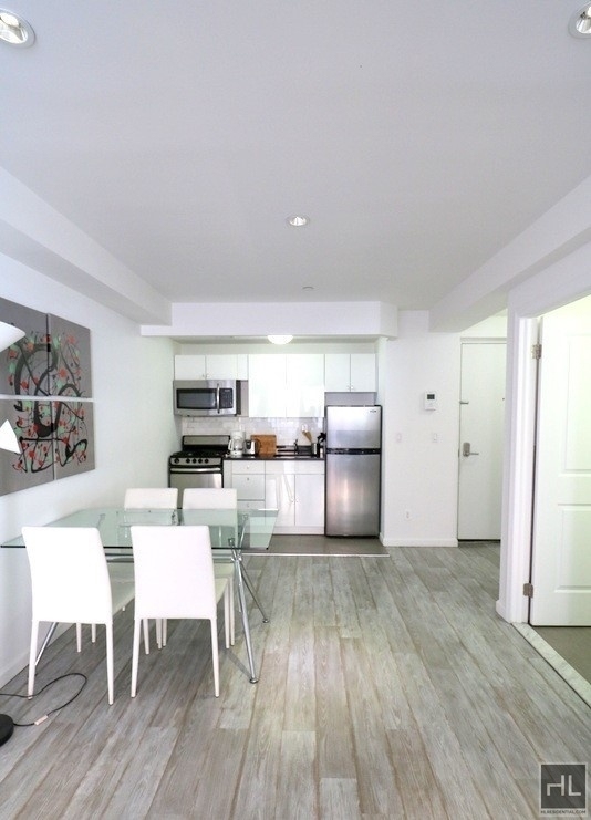 West 48 Street - Photo 9