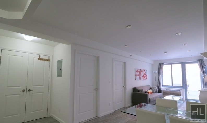West 48 Street - Photo 0