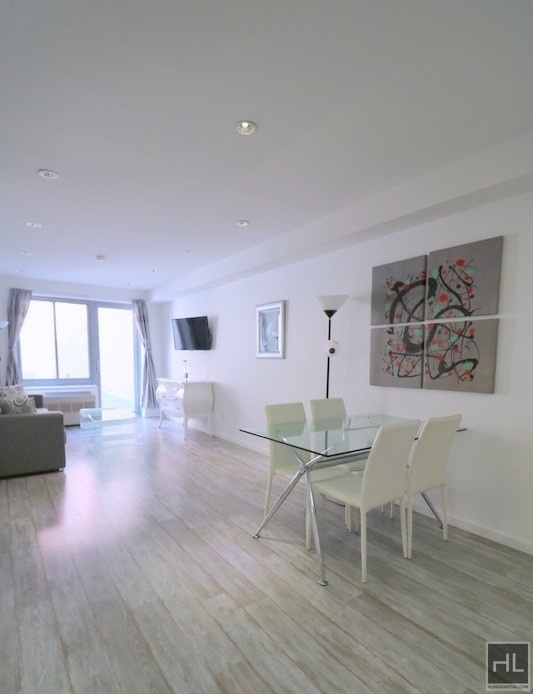 West 48 Street - Photo 8