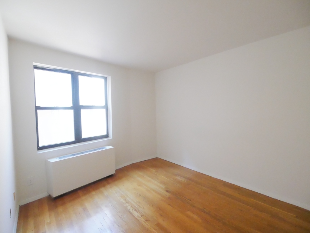 70 East 12th Street - Photo 5