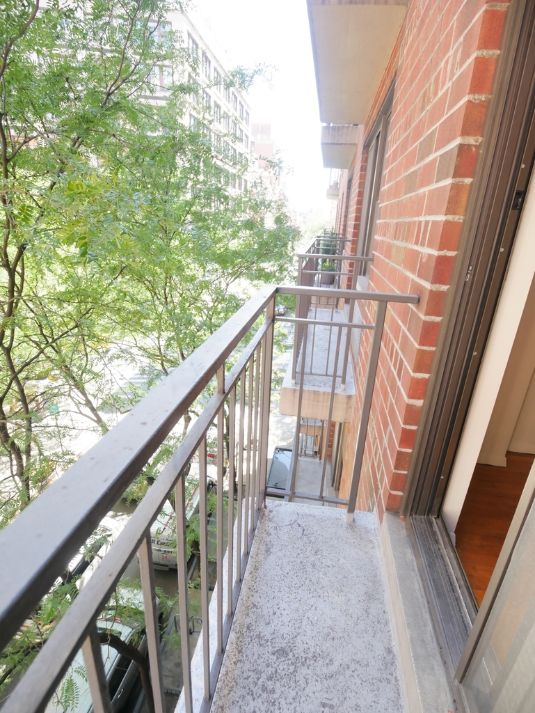 70 East 12th Street - Photo 16