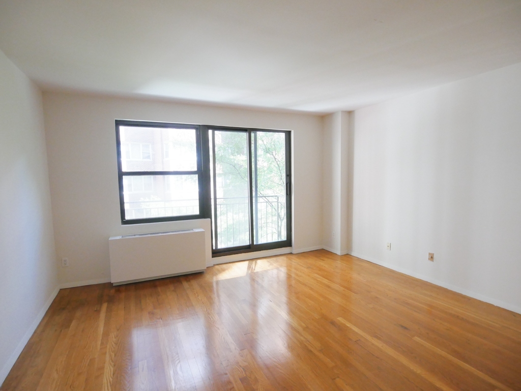 70 East 12th Street - Photo 4