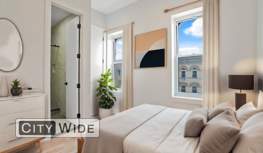1865 Putnam Avenue - Photo 2
