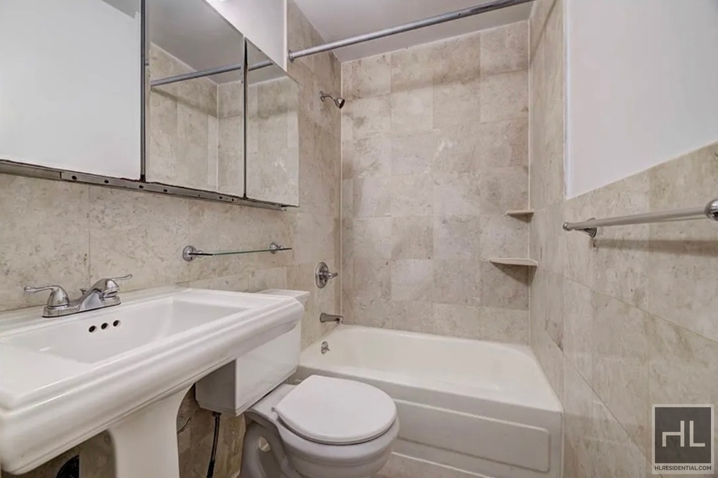East 35th Street - Photo 4