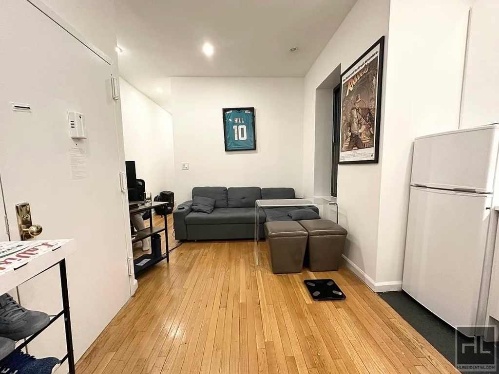 East 58th Street - Photo 5
