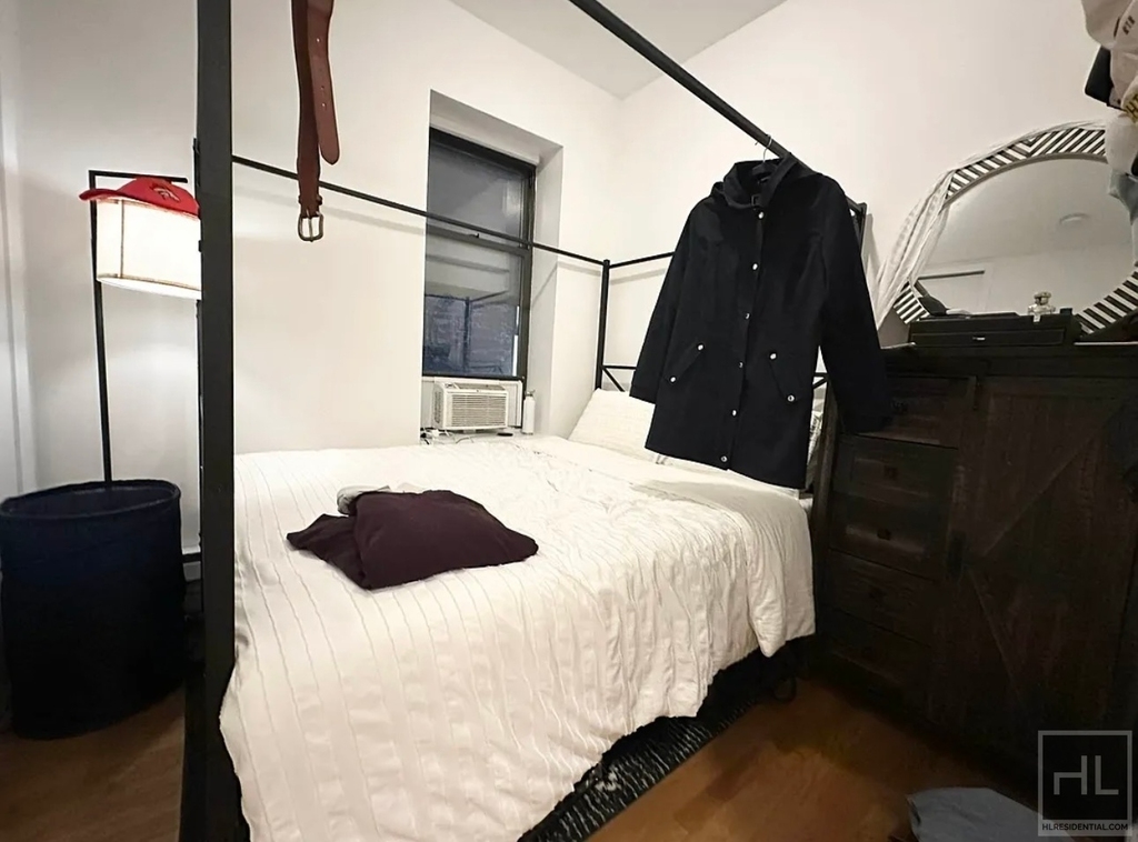 East 58th Street - Photo 7
