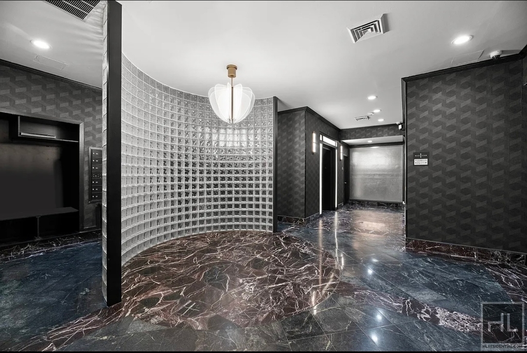 East 37th Street - Photo 8