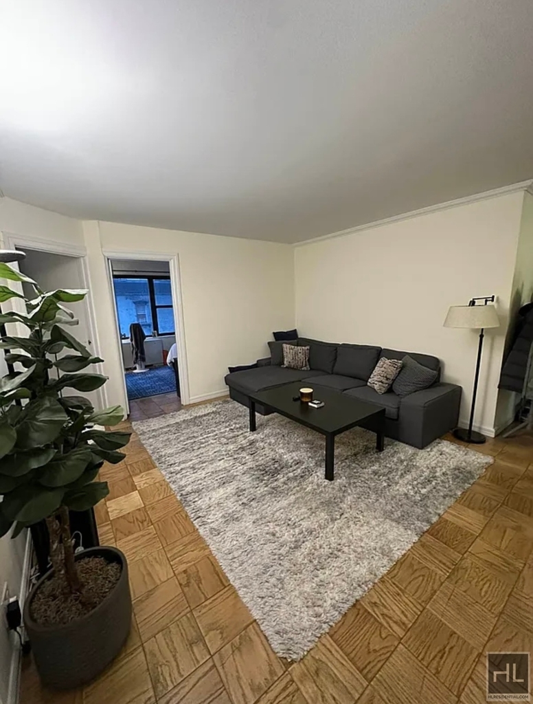 East 44th Street - Photo 1