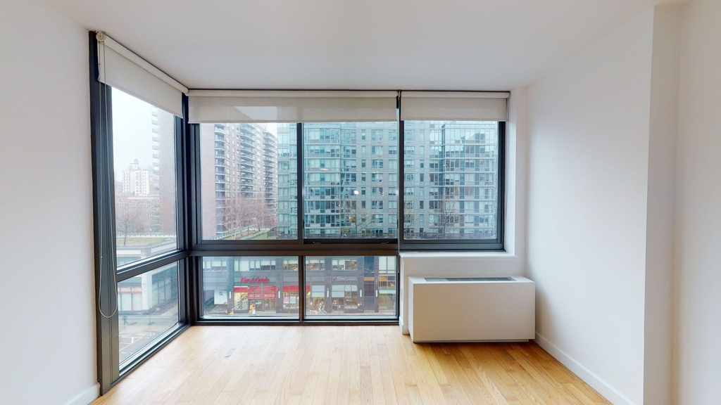808 Columbus Ave - Photo 1