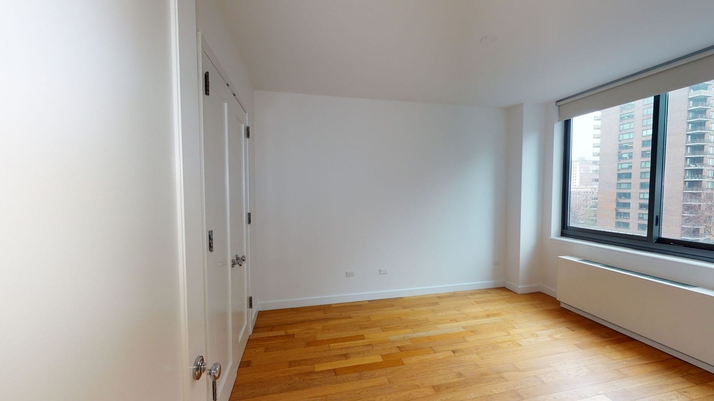 808 Columbus Ave - Photo 4