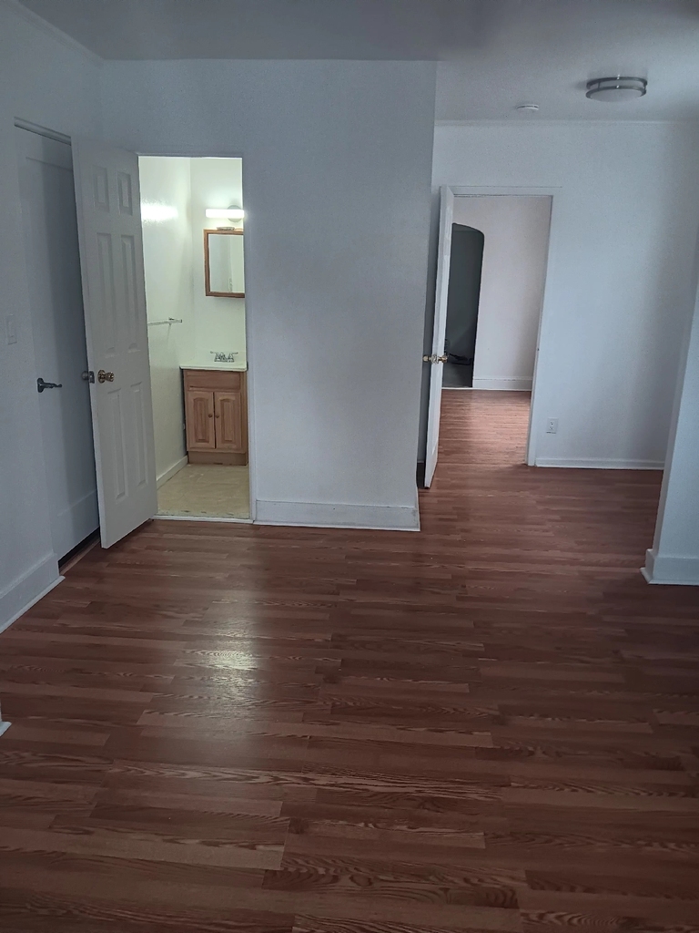 South Ozone Park  - Photo 2