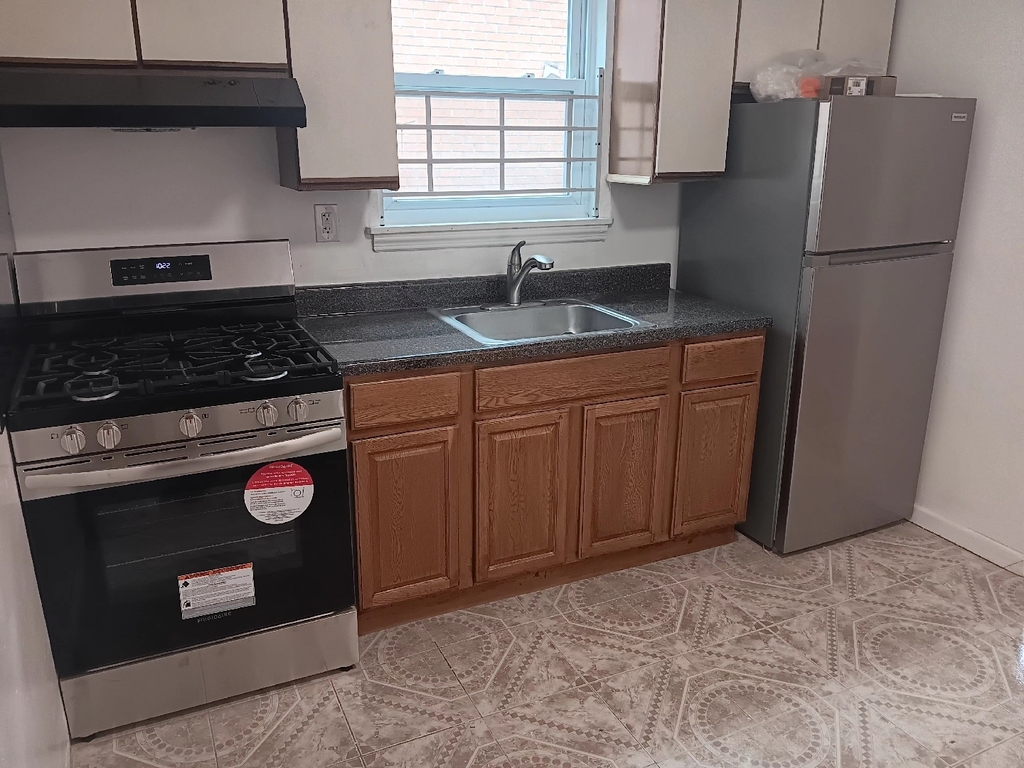 South Ozone Park  - Photo 8