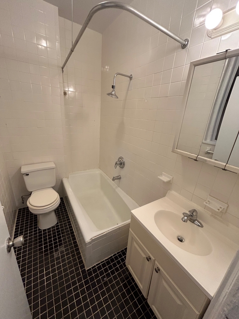 220 West 98th Street - Photo 4