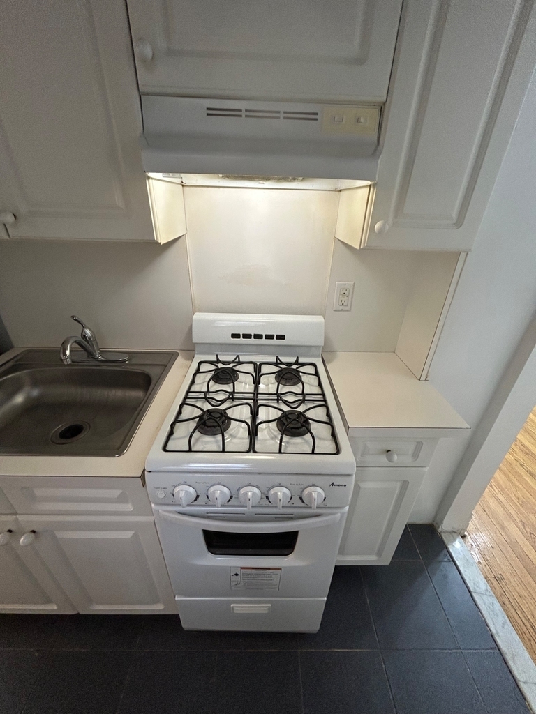 220 West 98th Street - Photo 3