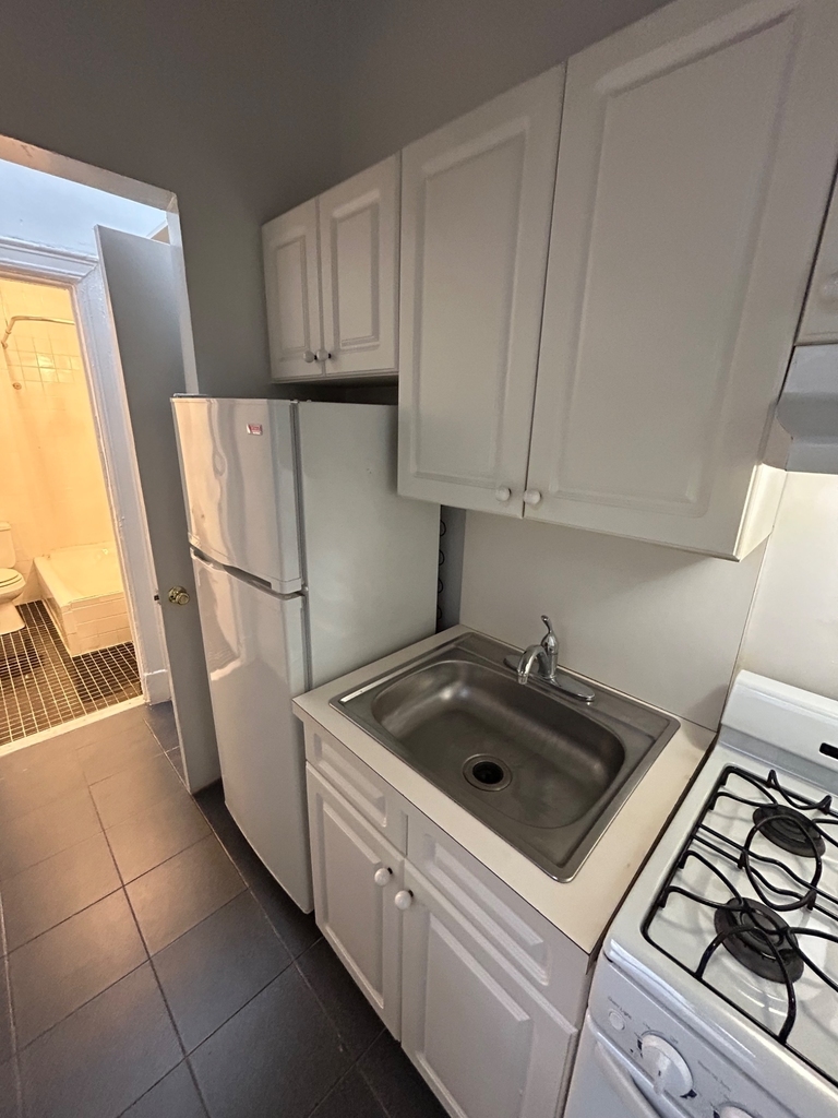 220 West 98th Street - Photo 2