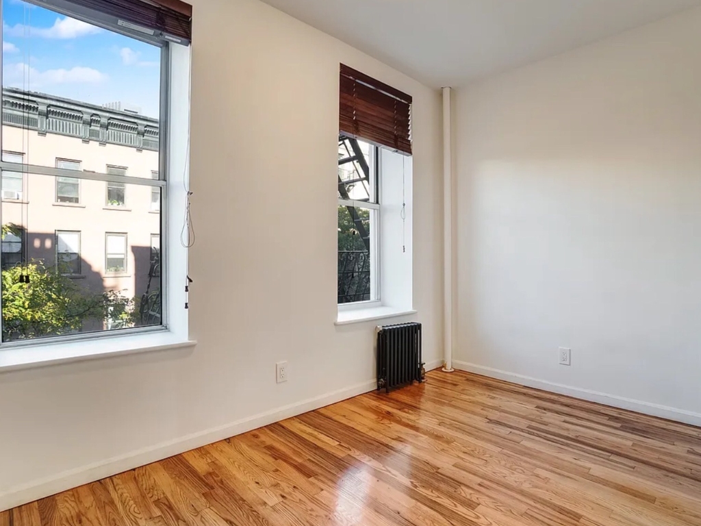 407 West 49th Street - Photo 2