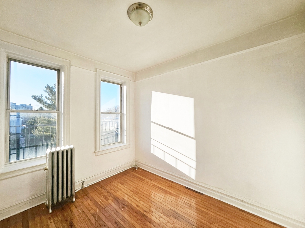 9116 3rd Avenue - Photo 4