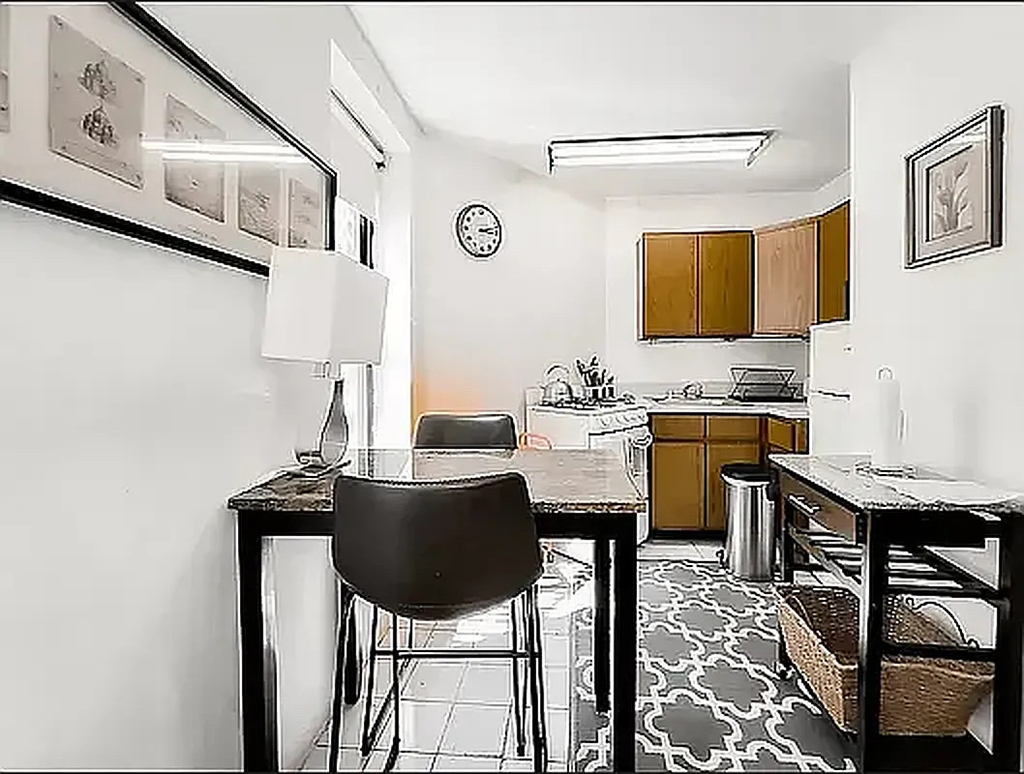 18 King Street - Photo 1