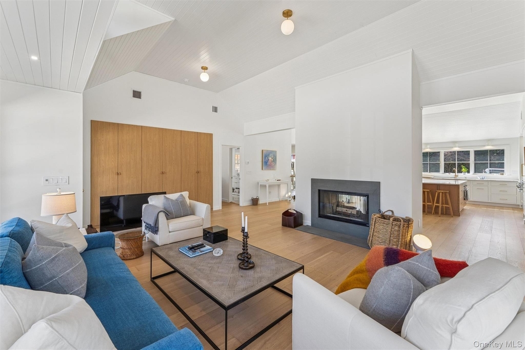 25 Lamb Avenue - Photo 1