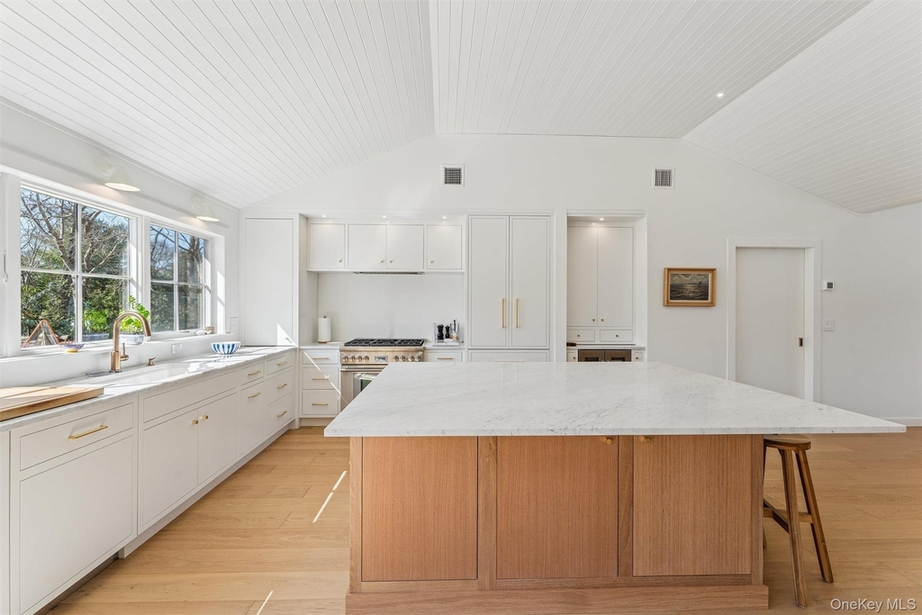 25 Lamb Avenue - Photo 8