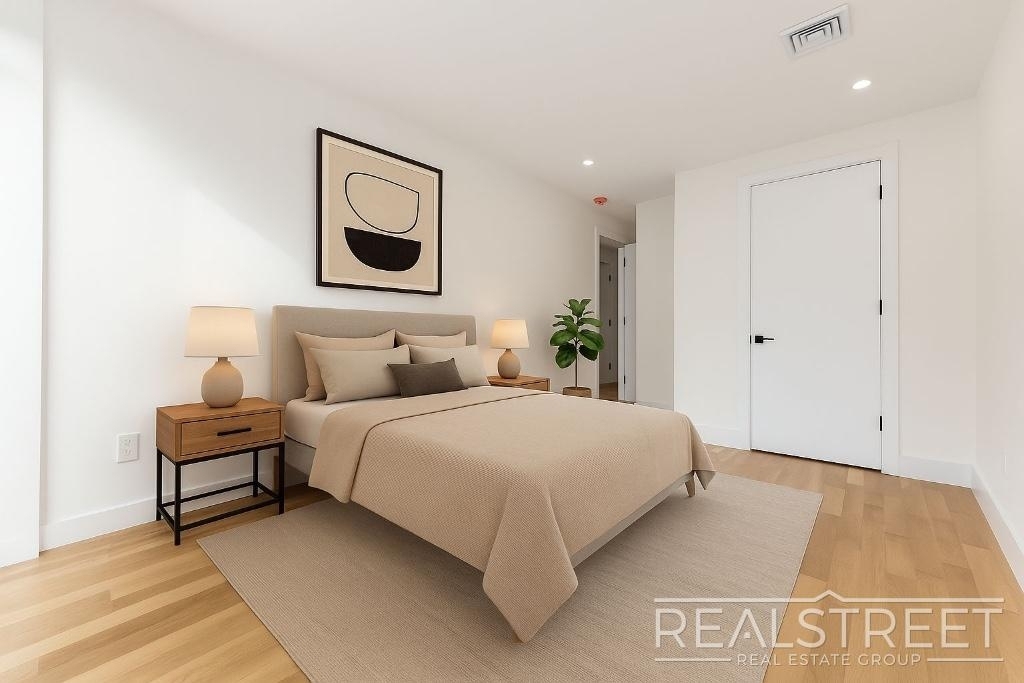 1172 Fulton St - Photo 4
