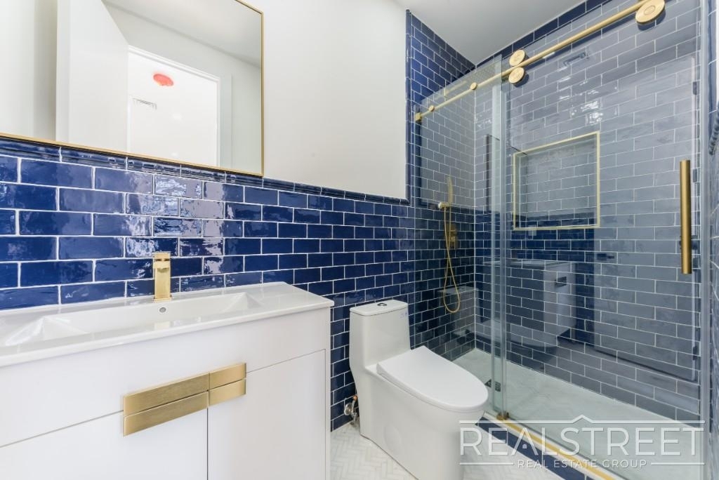 1172 Fulton St - Photo 9