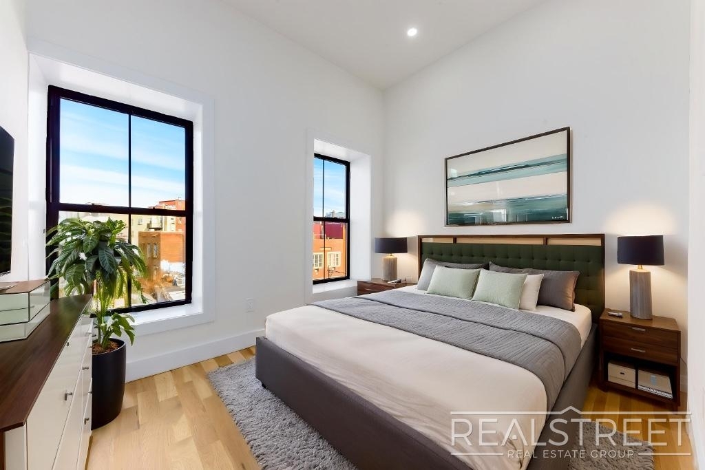 1172 Fulton St - Photo 1