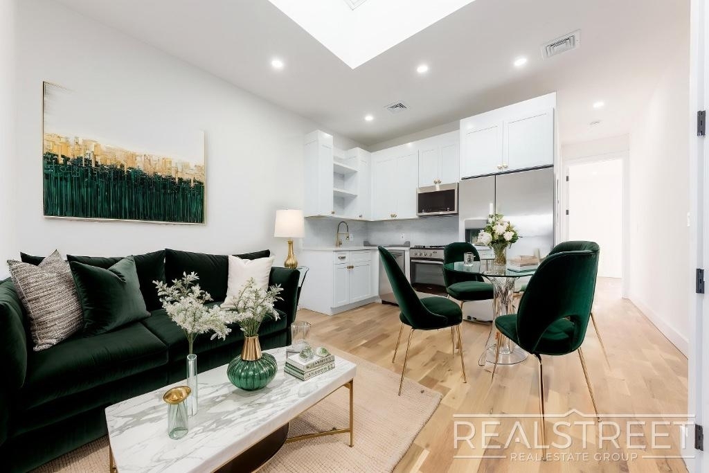 1172 Fulton St - Photo 0