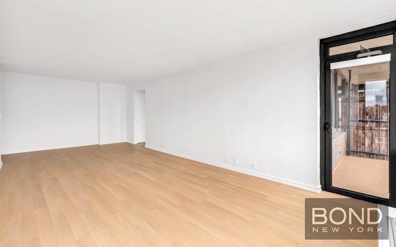 West 60th Street - Photo 17
