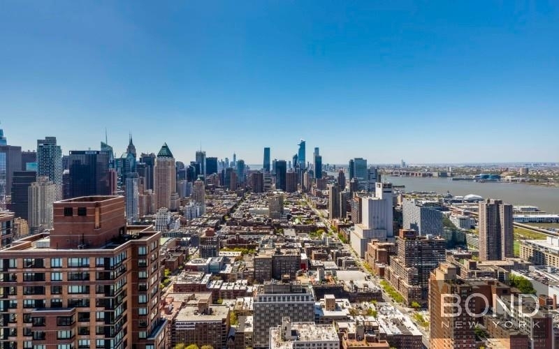 West 60th Street - Photo 4