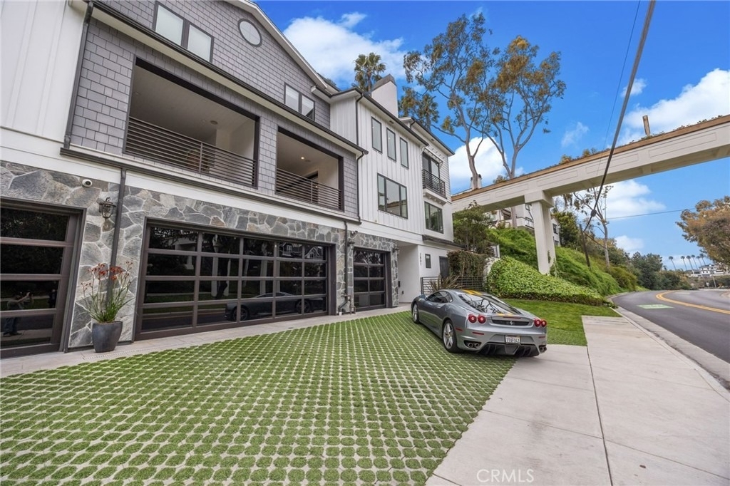 2801 Bayside Drive - Photo 4