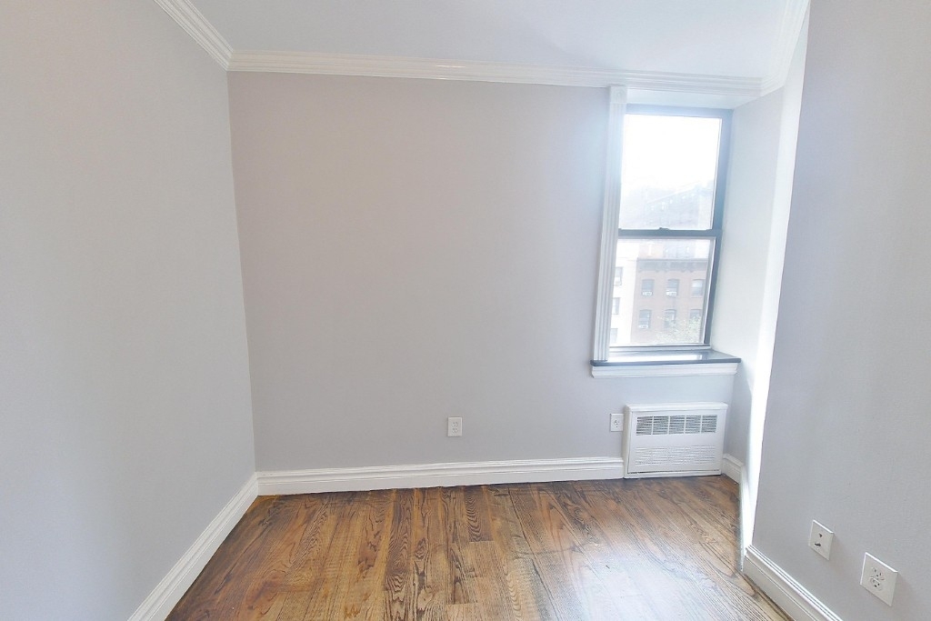 West 14th Street - Photo 3