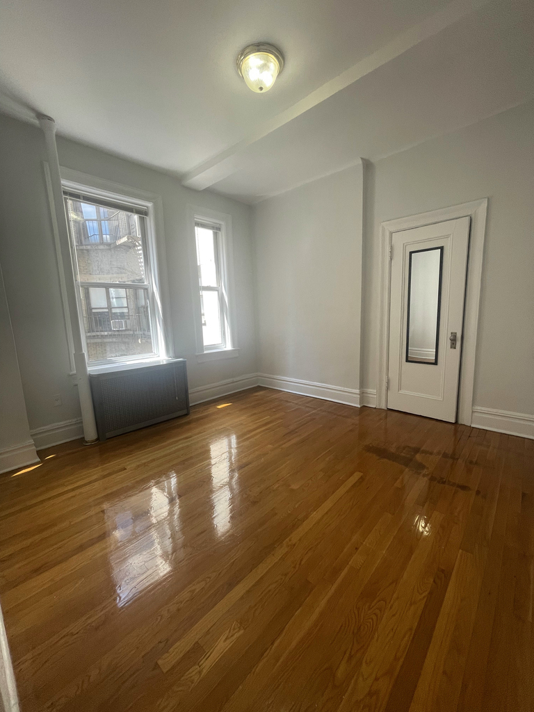 West 97th and Broadway - Photo 7