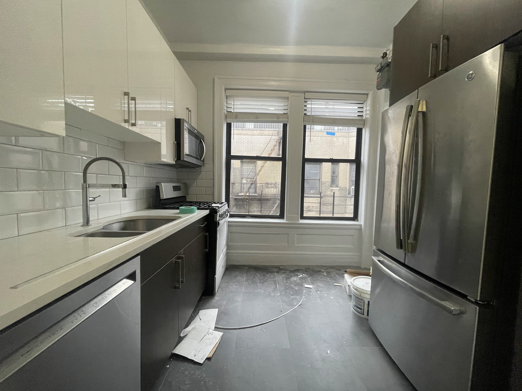 West 97th and Broadway - Photo 3